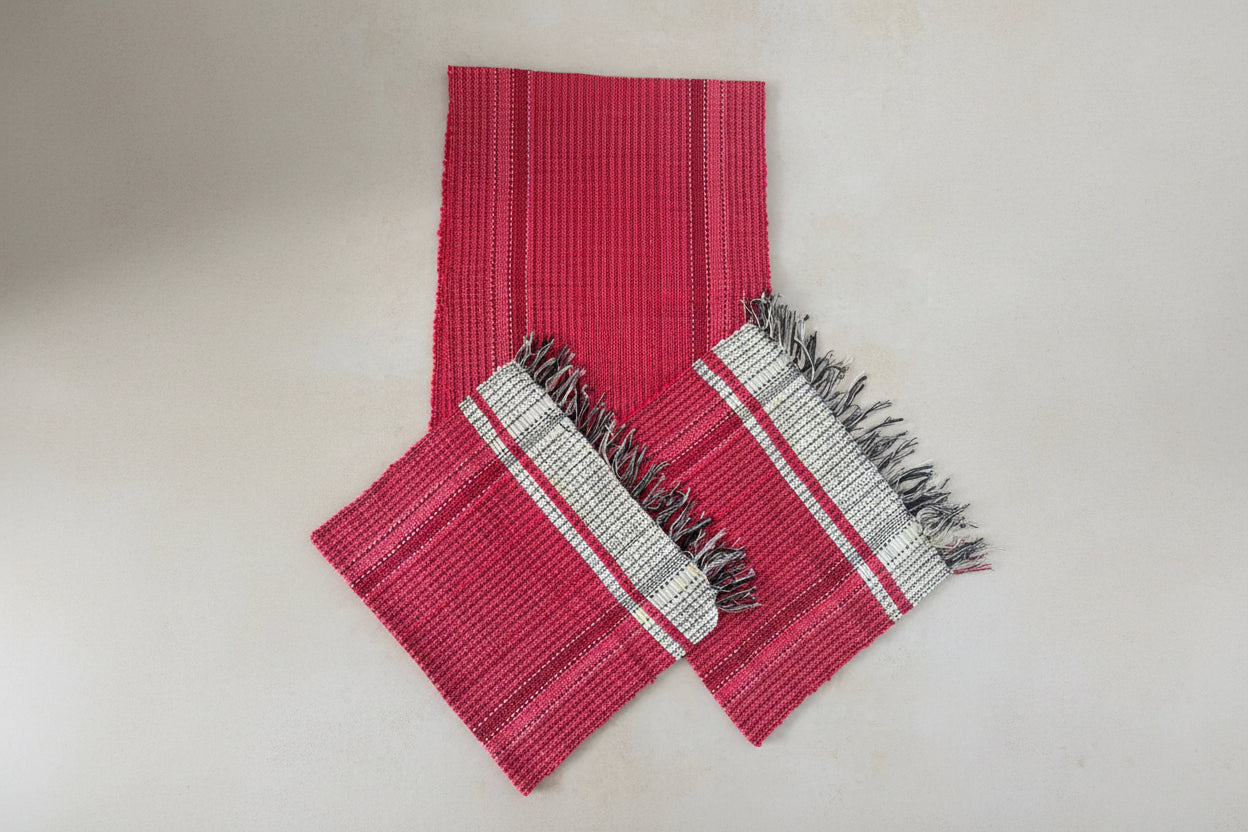 Kit 3 Tapetes Artesanais em Malha Rosa e Branco
